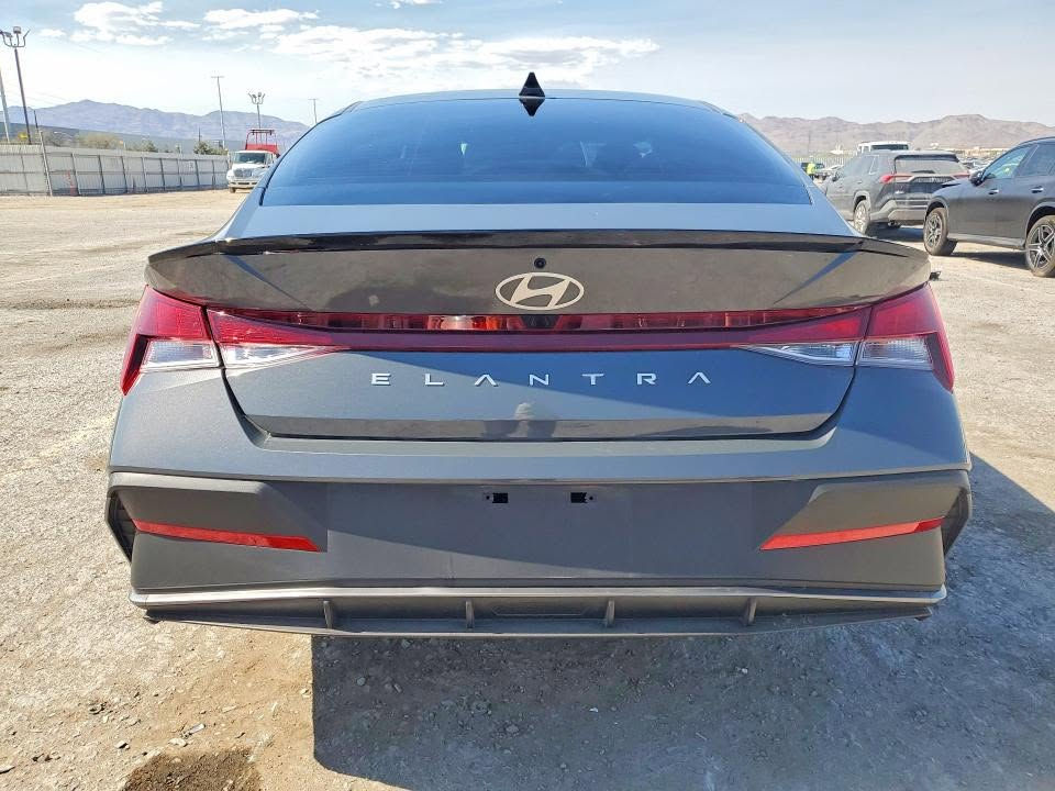 2025 HYUNDAI ELANTRA SEL SPORT 
السعر بيع مباشر من المزاد   :  72  $
تاريخ المزاد  :      2026/9/24
الحادث  :  موضح بالصور
حالة السيارة  :السيارة تعمل و تسير
 ((  مكان السيارة في امريكا   ))
بإمكان ادخال السيارة على كتاب شهداء
((  يكون حساب الجمارك و الضريبة على مبلغ الفاتورة للسيارة  ))
مدة النقل من امريكا الى العراق 60   يوم  (( يتعهد المكتب بفترة النقل ))
للشراء الحضور الى المكتب في العنوان المذكر بالأسفل مع جلب عربون 
مكتب همام كريدي لمزادات السيارات  
شراء و نقل السيارات من امريكا للعراق
العنوان  /  بابل - حله - شارع الجمعية
اهلا وسهلا بيكم من الساعة ٣ الى الساعة ١٠ مساءاً
***********
واتس اب
https://wa.me/message/BEZOHX2I6NQDD1
 
 
#مزاد #كوبارت #iaai #وارد #امريكي #عقبة #ميناء #بيع #شراء  #استيراد #نقل #الحره #تخليص #تعقيب #كيا #هونداي #الزرقاء #الاردن #بلسايد #تولورايد #النترا

نص مكتوب في الصور:
- 67510461
- 57510445