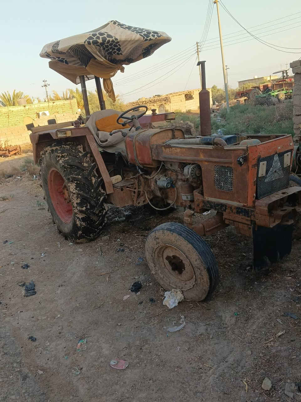 مكينه عنتر للبيع مديل 86مكينه خير من الله وراهه فدان ومعدلان مكينه جاهزه للعمل مكان ميسان كميت استفسار اتصال ***********

