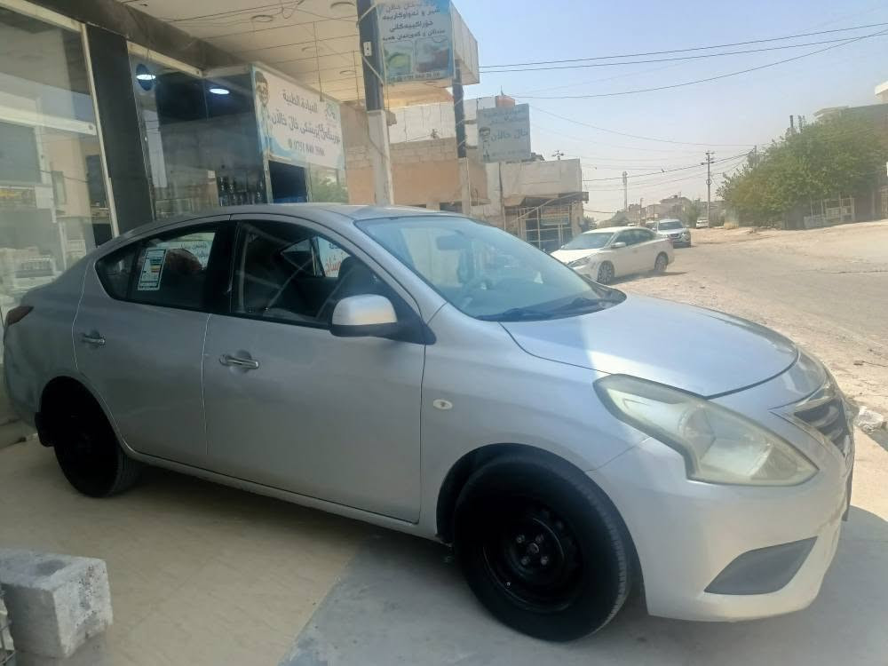 نیسان صنی هندی ئەسڵی لاکشمیبای 2015  
دوو جام کارەبا
دەسک نیکل
دەبڵ گێچ ،ABS و گێر تۆماتیک
فول ە لە مۆدێلی خۆی 
رەنگ سلڤەر ، گێر و مەکینە بەشەرت
تەبرید ساد
رەقەم و سەنەوی تازەیە و بەسەر نەچووە 
تەحویل و بەناوکردن بەشەرت
تازە سێرڤس کراوە و مەسروفی تیا نیە و توند و تۆڵە
یەک پارچەی بۆیاغە چاملغی دواوە لای سایەق
کەمێک ناوی گرتووە 
پێشی کەپسە 
سەیارەکە جایزە و هی خۆمانە  
ژمارەی موبایل 
*********** أربيل, العراق
