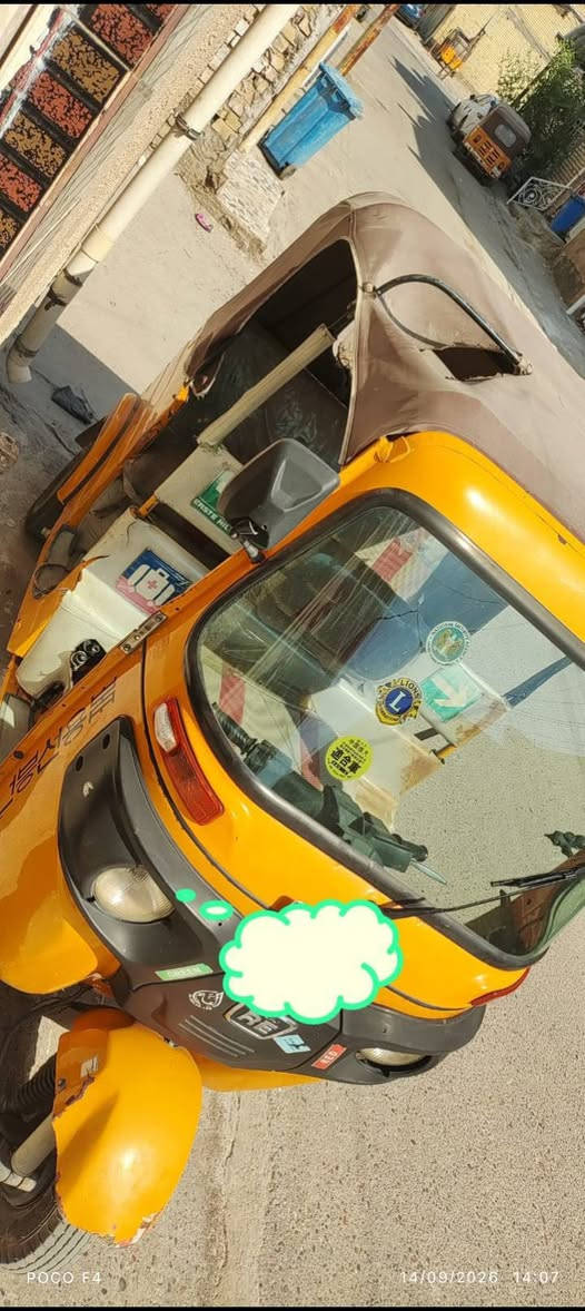 تكتك للبيع موديل 20 رقم بغداد 
مكاني الخطيب الزراعي قرب غزاليه 
*********** 
 السعر 6 و800 وبيها مجال

نص مكتوب في الصور:
- POCO F4 14/09/2026 14:07
- POCO F4 14/09/2026 14:06