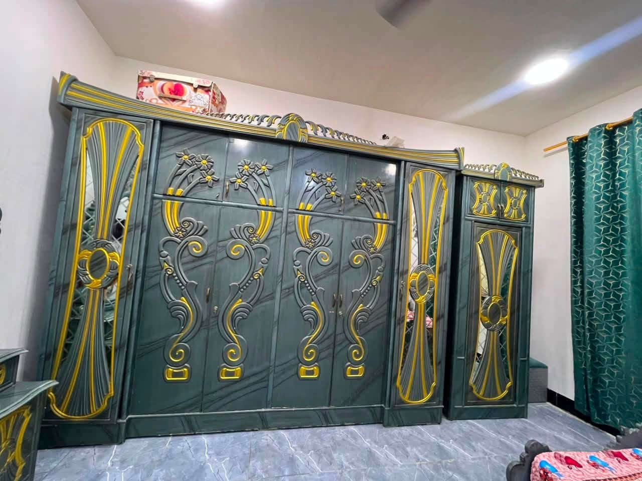 غرفة نوم للبيع مستعمله نضيفه فًول السعر 1،500 (مليون ونص) وبيها مجال
الاستفسار .. ***********

