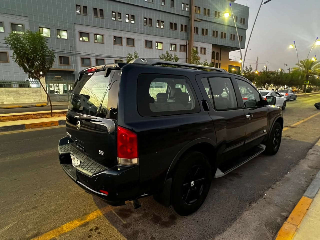 🚙 نيسان أرمادا 2008
🇺🇸 وارد أمريكي
🎨 مصبوغة عام
وموضح بالصور 
📋 رقم بغداد الجديد
🇮🇶 مشروع وطني
📍 المكان: الموصل
رايدها 90 ورقة لشراي يتصل 

📞 للاستفسار والاتصال:
***********
***********
