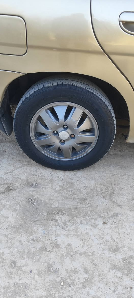 نوبرا للبيع رقم انبار سنويه وهزه جدد صارلهن شهر راعيها يريد تحويل سياره كلش جديده مصبوغه عام جراد.  تبريد شغال كهربائيات اشاير شغاله مكينه وكير جدد لاتنقيص ولا تبخير صدرها 80%.  دواخل كلش نضيفات وكشرها جديد نصبتها حلوه  تايرات 4 جدد ويل كب.
.  سعر 36وبيها مجال قليل للطيبين  .  مكان بابل جبله 
***********
