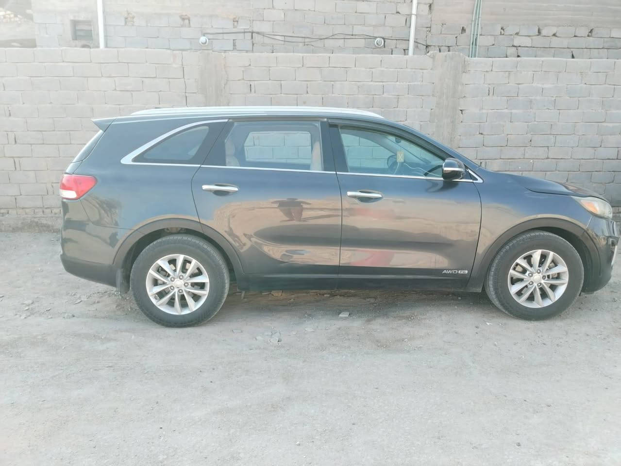 السلام عليكم سياره سورنتو وارد امريكي مديل 18 سياره تخم تاير جديد حداديه جديده تبريد جديد سياره احلا من صور دوشمه جلد شاشا جبيره سياره سويج مو بصمه مكينه 6 سلندر سياره بيهه جاملغ وبنيد وشبر باب سعر السياره 150 وبيهه مجال رقم الهاتف***********  مكان السياره بابل تصل وتدلل
