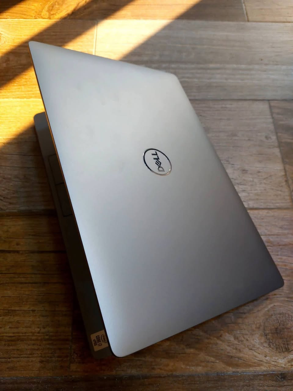 لابتوب بسعر مناسب جدا بحجم شاشة كبير 15.6" بمعالج Ci5 من الجيل العاشر 
350 الف دينار عراقي 
Dell Latitude 5510 Ci5-10u
Ram 8GB DDR4 
Hard 256GB nvm2
Screen 15.6" FHD 1920x1080 
K.B Ar-En Light 
GPU intel UHD Graphic 4GB 
للتواصل والحجز ***********
العنوان /الموصل موصل الجديدة بين مجسر الجديدة ودورة عبواليسي 
#مكتب الابداع الهندسي
