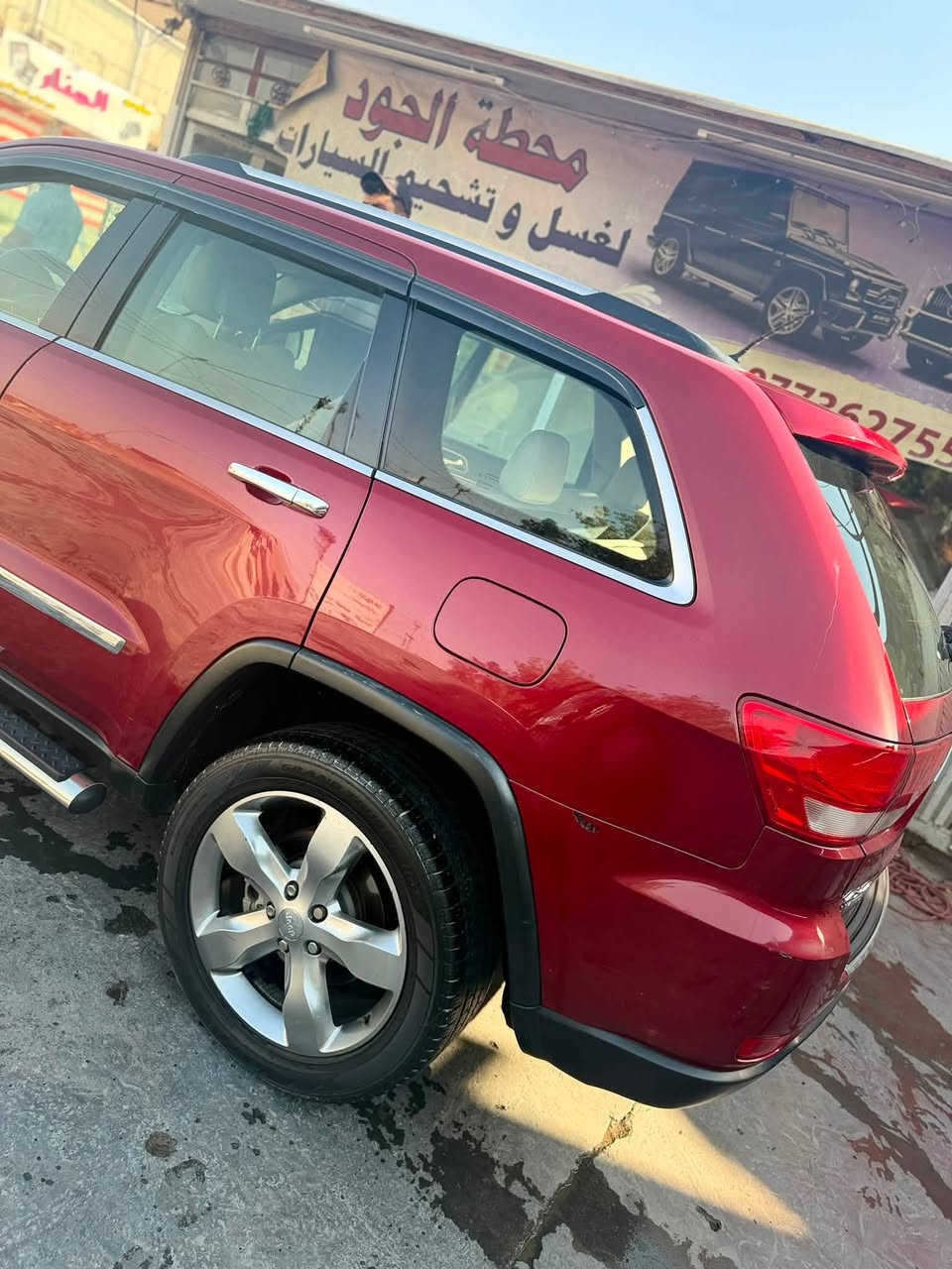 البيع فقط 

جيب 2013 خليجي وكاله المنصور 
بدون صبغ 
محرك 5700 (8V) 

كير محرك كفاله عامه سياره 
تخم تاير جديد 

سياره جديده بحالت وكاله 

رقم بغداد بسمي تحويل ثاني يوم 

عنواني بغداد مدينه الصدر 

*********** 
سعرها 167 بيها مجال بسيط
