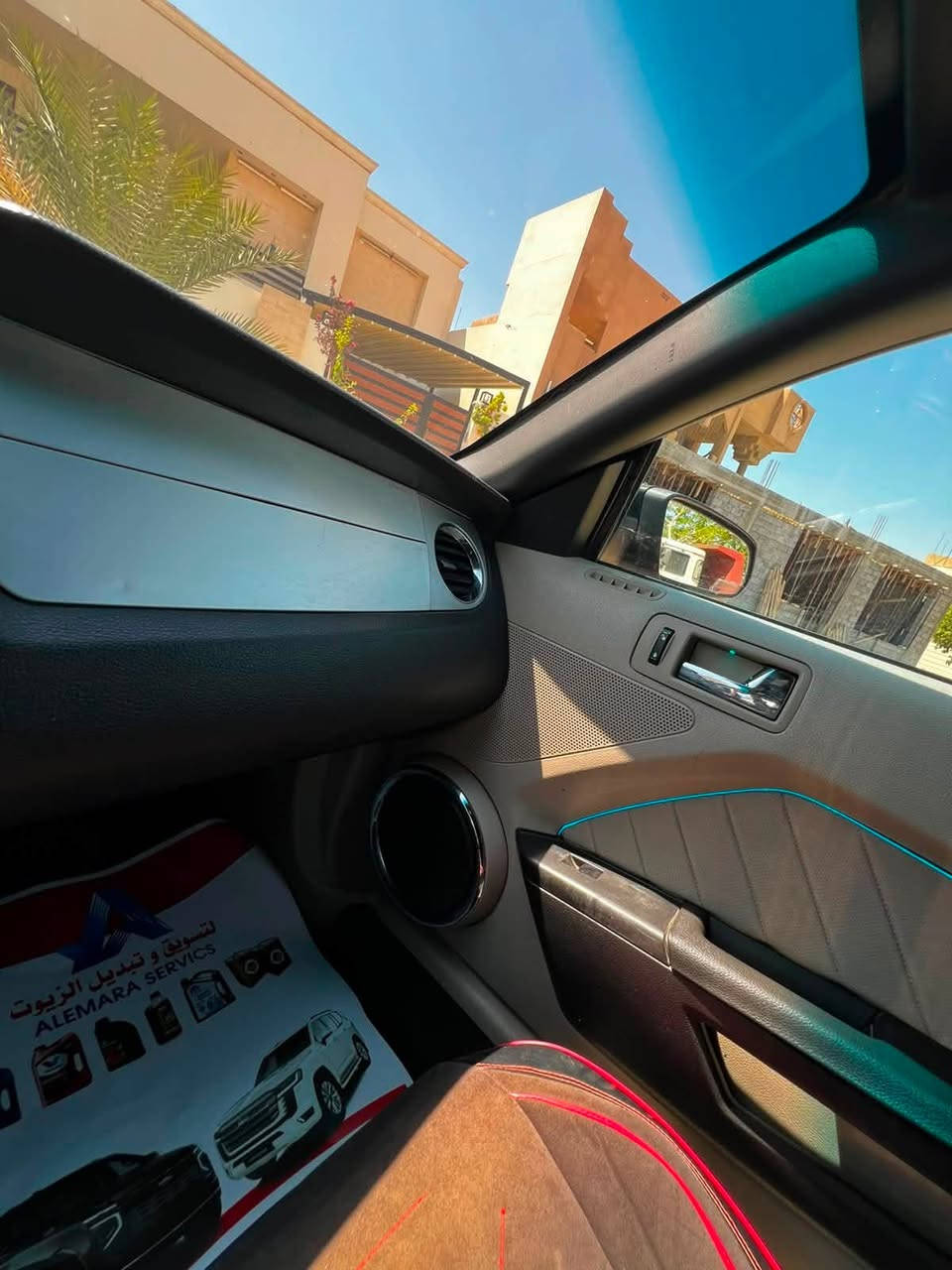 🚀 لعشاق الهيبة والنصبة الرياضية.. الوحش الأمريكي يطلب شراي! 🏎️🔥
إذا تدور على سيارة تلفت الأنظار بالشارع، هيبة، ونصبة مال ملوك.. فمالك غير هالمزيونة!
فورد موستنك (Mustang) موديل 2010، سيارة مال اقتناء ومتعوب عليها بحق وحقيق، مو مال تجارة.. مال هاوي يركب ويتونس! 😎
🌟 المواصفات والمميزات الأساسية:
 ⚙️ المحرك: 4000 CC (قوة وهندسة وعزم رياضي حقيقي) 🚀.
 🕹️ الكير والمحرك: جديد جديد! شغل واطلع وسافر وين ما تحب وأنت مطمن 🛠️.
 🚦 التحكم: شفتات بالاستيرن (F1) لمتعة قيادة رياضية وتحكم كامل بالسرعة 🏎️💨.
 🏎️ البدن والنصبة: كشفي، مصبوغة حزام لجمالية المظهر، مع نصبة حلوة ووقفة هيبة تفر الروس فر بالشارع! 😍
 📊 الرقم: رقم أربيل (تحويل وجاهزية تامة) 🧾.
✨ تكنولوجيا وكماليات مميزة داخل السيارة:
 🌈 نظام الترحيب والألوان: نظام ترحيب عند الدخول، مع إضاءة داخلية متغيرة (7 ألوان مميزة) تغيرها حسب مزاجك 🔴🔵🟢.
 📸 الأمان والمساعدة: كاميرات خلفية شاشات وحساسات ذكية للمساعدة بالوقوف والراحة 🛡️.
 🔧 الحدادية: حدادية نص عمر (تمشي وتكفي وتوفي، والسيارة متماسكة وجاهزة).
💬 كلمة من صاحب السيارة:

السيارة متعوب عليها ومصروف عليها بحرص، يعني تشتري سيارة جاهزة تملي عينك وعين الي يشوفك.. شغل واطلع قبل!:

📞 للتواصل والاستفسار:
 📱 رقم الهاتف: [***********][***********]

 📍 الموقع/المكان: [مقهى بن رضا علوان /حي الحسين /مقابل نيكست لفل ]

 💵 السعر:[السعر 90 وبيه مجال "]

(ملاحظة: الشراي الجاد يتصل وما نقصر وياه إن شاء الله 🤝)
