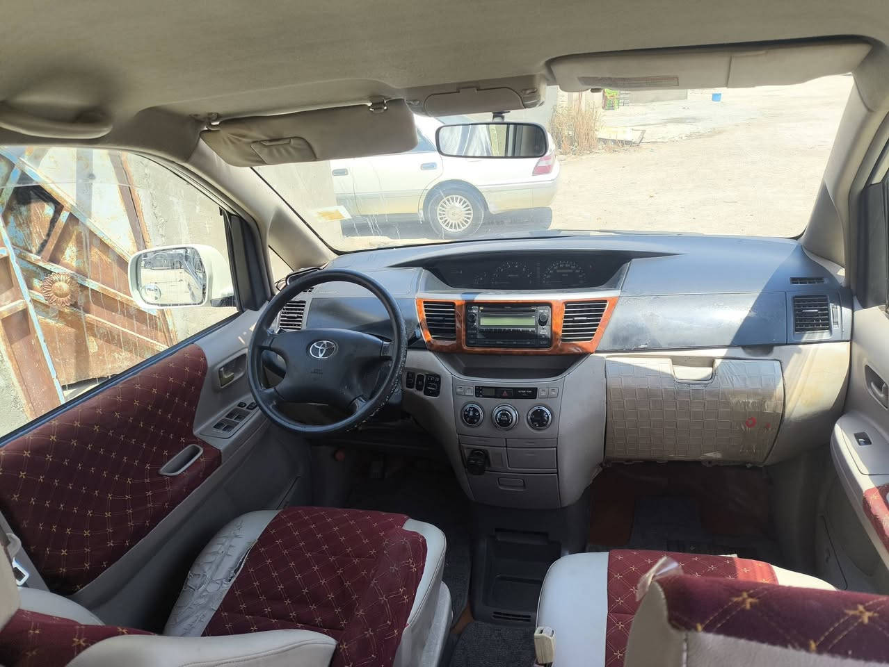تويوتا نوها 7 راكب كفالة عامه ضربة وصبغ وتبديل محرك  2400 موديل 2004 أصل تحويل ثاني يوم السعر 85 للاستفسار *********** عنوان بصرة الزبير دور البترو

