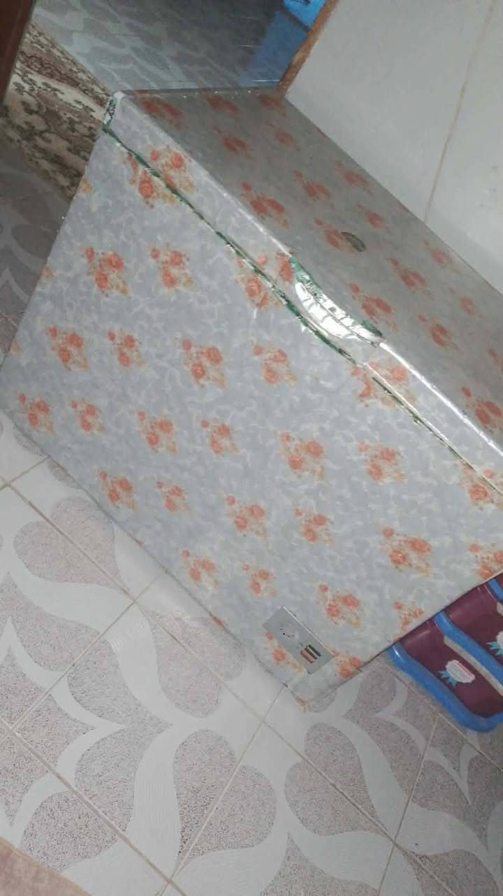 ثلاليج اثنين ومجمده وطباخ نضيفات للبيع *********** مراسله واتساب
