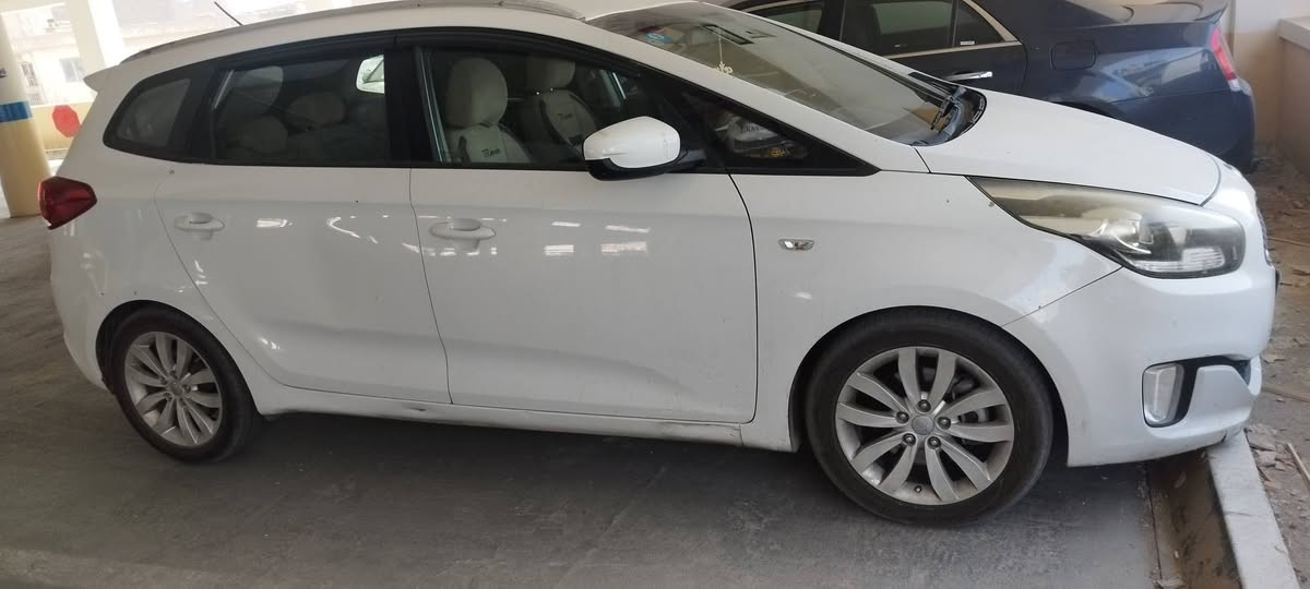 السلام عليكم كيا كارنز للبيع موديل 2015 رقم بصرة باسمي السعر 145$ للاستفسار الاتصال على الرقم ***********

