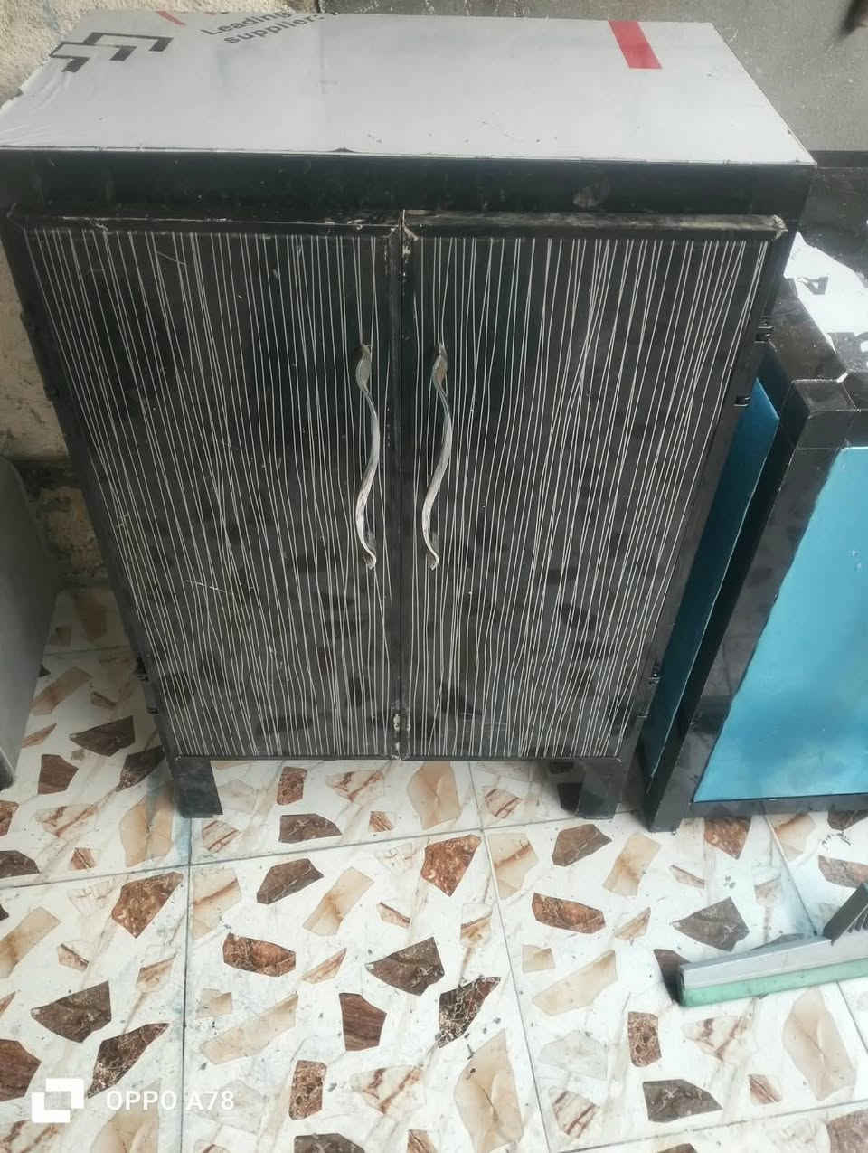 لوكرات المنيوم يرهمن جزامه ويرهمن كومديات حافظات للتواصل واتس آب 0776655346

نص مكتوب في الصور:
- OPPO A78