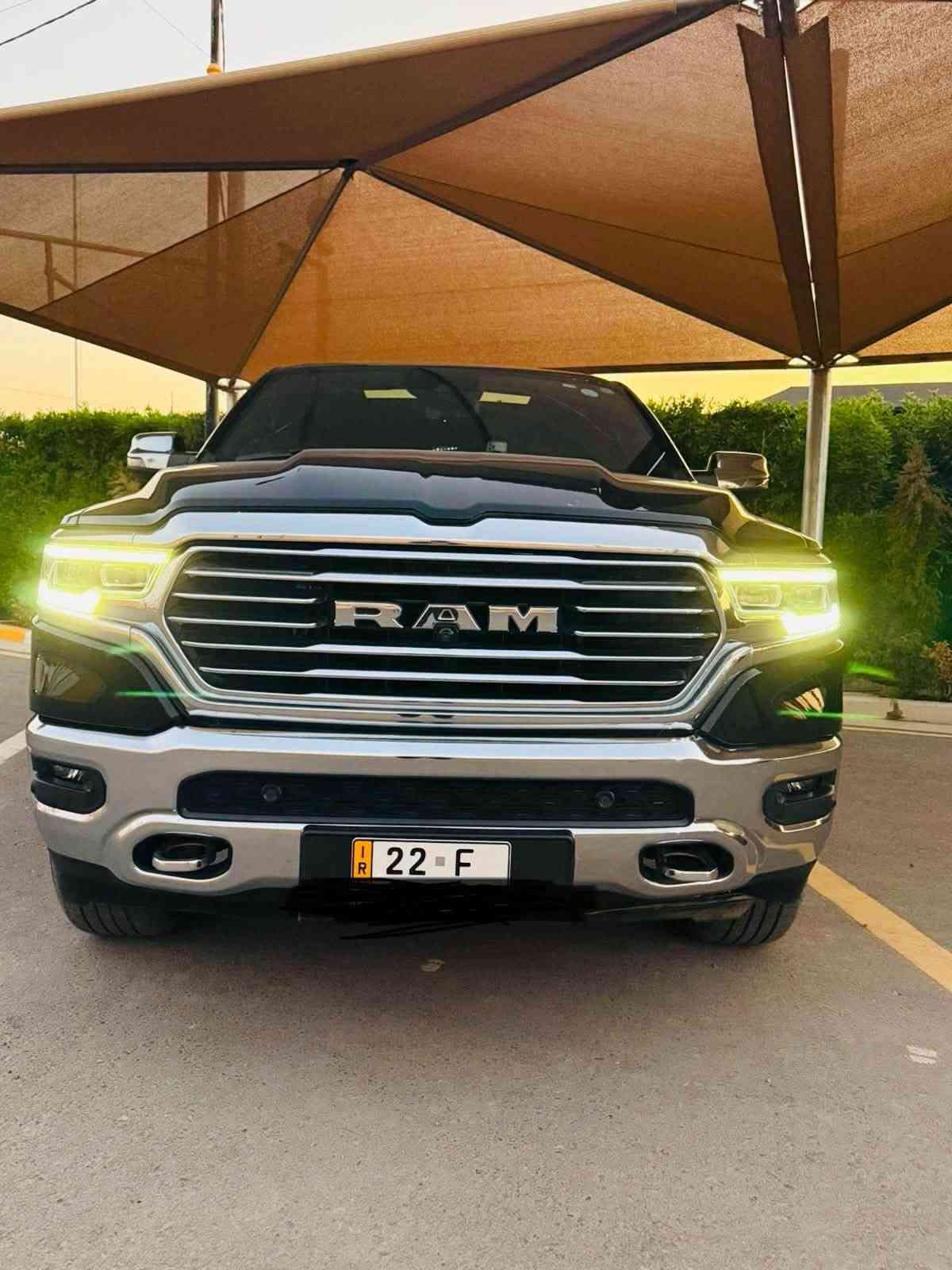 السلام عليكم
دوج رام لونك هورن لمتد خليجية وكالة هارلم موديل 2023
فول مواصفات 
ماشية 64 الف كيلو مو ميل 
لون اسواد ♠️
مرفعة 2 انج 
الموصفات 
بانورما+ بصمة ابواب + حساسات اماية خلفية+ كامرات 360 درجة+ مري شفط+
فور ويل+اوتو بارك  + كشنات جلد تدفئةتبريد  + كشنات خلفيه متحركة+
وبيهة هواي مواصفات ومعروفه موصفاته
السيارة مغلفة PPF
مكفوله كفاله عامة 
والسيارة احلى من الصور 
السعر 44 الف وبيه مجال للطيبن 
رقم ***********

