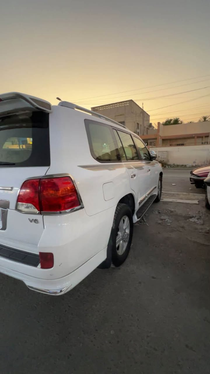 سلام عليكم
لاندكروز 2014 
ماشيه 199000 
ضرر مابيها فقط طخات بلدعاميه
 و4رصعات
السعر 35000 الف دولار
وبي مجال حكً الجيه
مكاني بغداد/زيونه

للاستفسار:
‭***********

