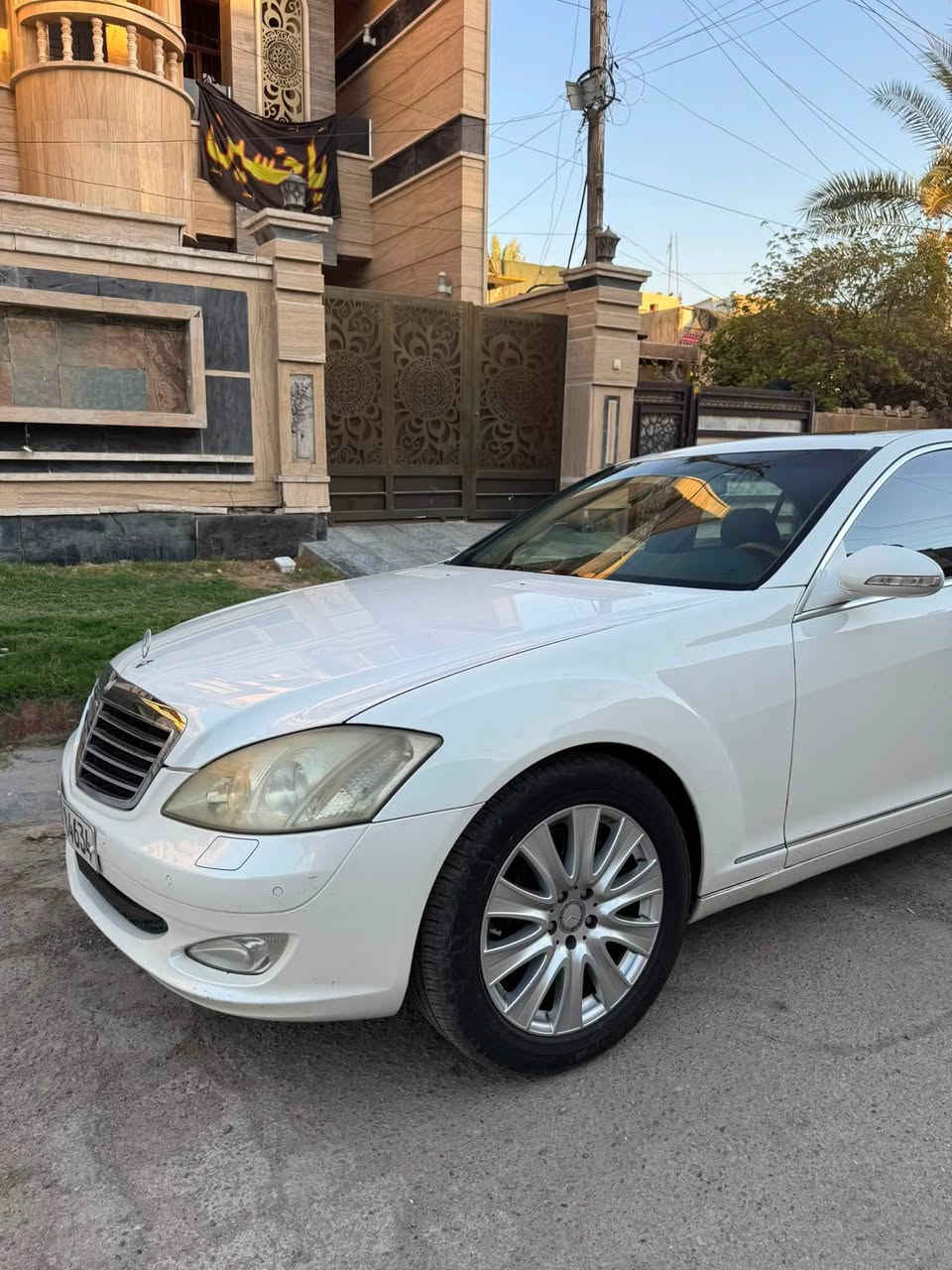 .
السلام عليكم 
مرسيدس 2006 
s550
ماشية121الف 
وارد يابان 
رقم بغداد بسمي 
بيها صبغ اثر شخوط 
محرك وكير كفاله صدر وتبريد كفاله كهربائيات كلها كفاله 
سياره مابيها مصرف فلس واحد 
فول مواصفات صندوق شفط 
تخم تاير جديد 
السونار موجود وياها 
عنواني بغداد حي البنوك 
السعر ١٦٥ وبيها مجال 
للاستفسار الاتصال على الرقم ***********

