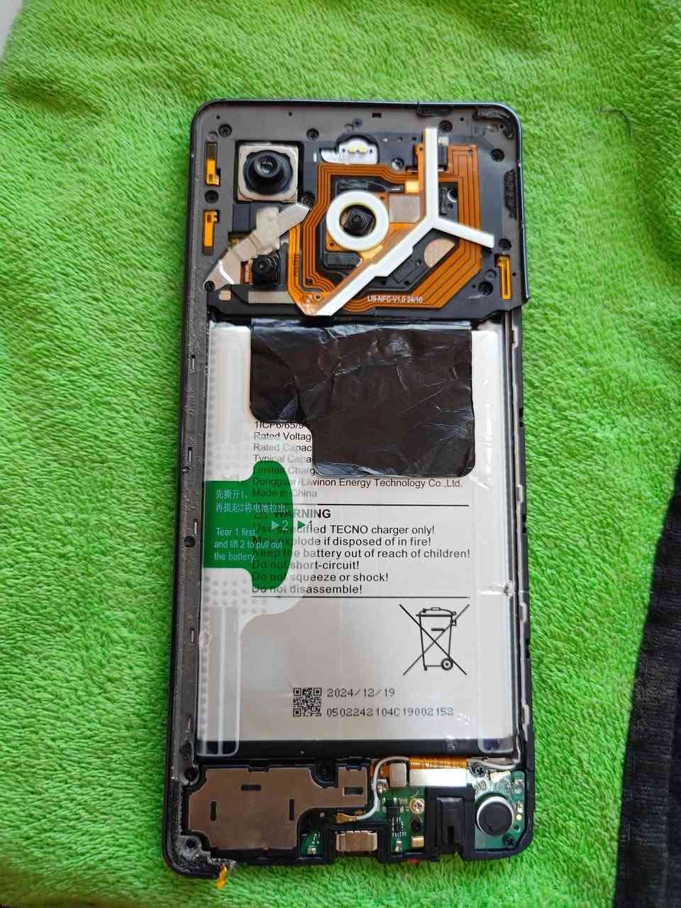TECNO POVA 6 Pro 5g

ذاكره 256   بطاريه 6000 امبير 120 هيرتز 
سيلفي عاطل وخطوط ميشتغلن جهازممصلح 
سعر 65 الف 
تواصل ***********
