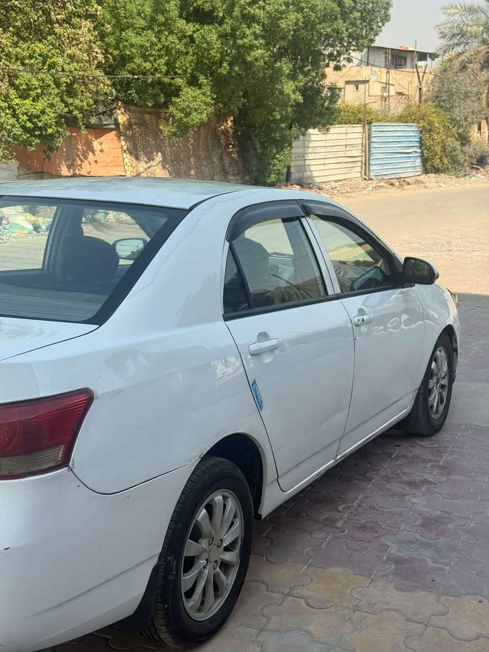 للبيع بي واي دي  جي أثريّ اوتوماتيك رقم بغداد ٢٠١٣
مابيها اي نقص مكفوله من الصبغ والضربه والتبديل فقط جراد بيها بصمه تشغيل وأبواب وجنطه كير مكينه صدر أمامي خلفي كله تمام  مكينه ١٨٠٠ كير أوتو داخل نظيف جداً كشنات جلد بلاد تحكم ستيرن  اشاير بلمري رسائل ترحيب مكان السياره بغداد  حي العامل قرب مسبح الرافدين موبايل *********** بغداد السعر ٥٣ $باسمي تحويل مباشر ثاني يوم رقم وهزة وسنويه جدد
