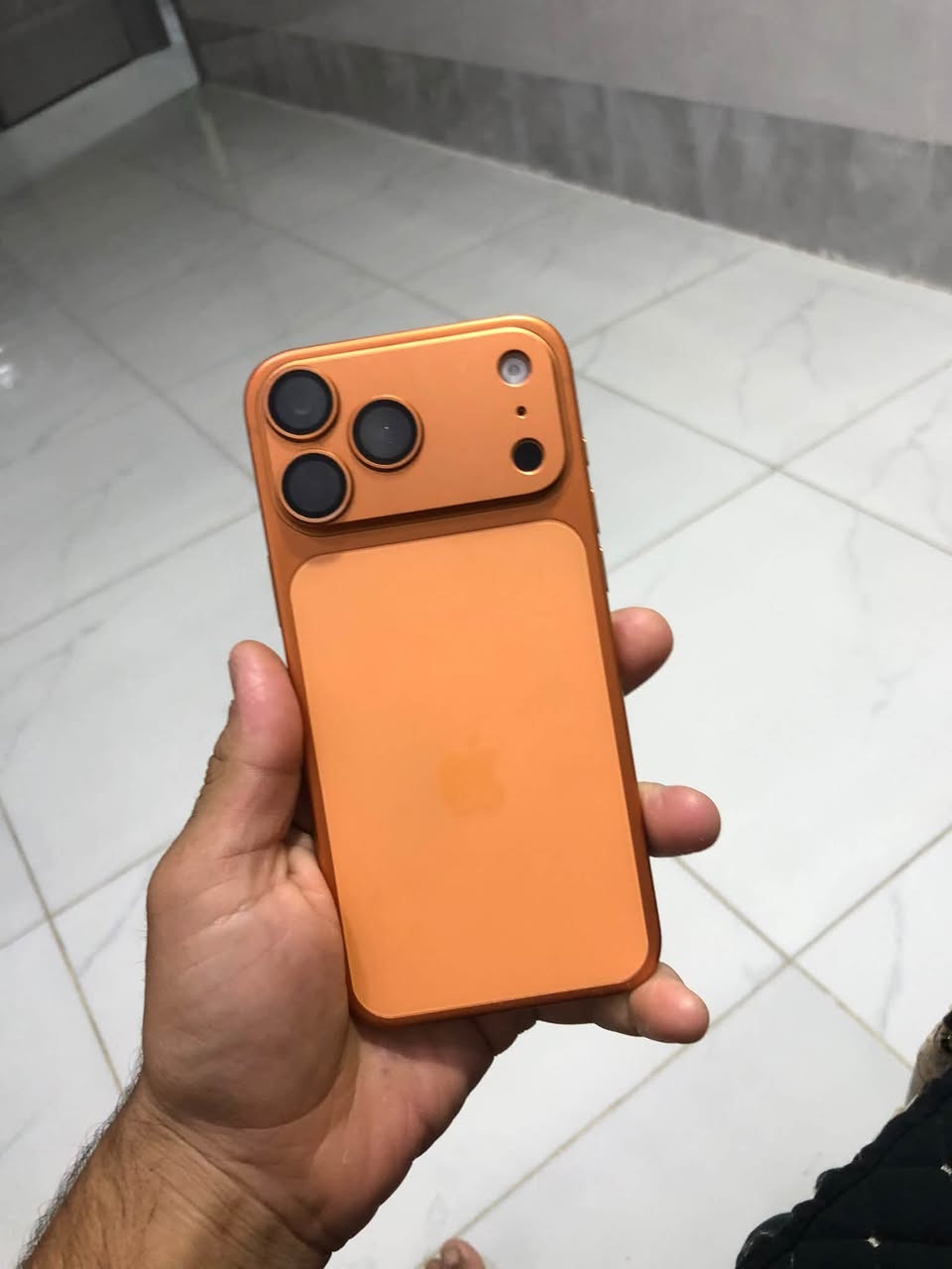‏سلام عليكم iPhone 7 10 كوبي ماستر جاي عشان اغير العنوان مسافة ثانية لحبيبي تواصل على الرقم السعر 150 ***********￼

نص مكتوب في الصور:
- ١٠:٥٤ 36 عام حول < iPhone الإسم الإصدار 26.0 النموذج iPhone 17 Pro Max رقم الموديل MFYK4LL/A الرقم التسلسلي HYCJWVN9LH الأغاني جاري التحميل... الفيديوهات جاري التحميل... الصور جاري التحميل... السعة 256GB متوفر ٢٣٠ غيغابايت عنوان wifi 00:08:22:10:93:3f Bluetooth 80:BE:05:3D:59:2F البرنامج الثابت المودم 1.00.04 < SEID قفل الناقل لا توجد قيود على بطاقة SIM شريحة الاتصال الأمامية IMEI 359456335627080
- 1:54 36 < عام حول < iPhone الاسم 26.0 الإصدار iPhone 17 Pro Max النموذج MFYK4LL/A رقم الموديل HYCJWVN9LH الرقم التسلسلي جاري التحميل... الأغاني جاري التحميل... الفيديوهات جاري التحميل... الصور 256GB السعة 230 غيغابايت متوفر 00:08:22:10:93:3f عنوان wifi 80:BE:05:3D:59:2F Bluetooth 1.00.04 البرنامج الثابت المودم < SEID لا توجد قيود على بطاقة SIM قفل الناقل شريحة الاتصال الأساسية 359456335627080 IMEI