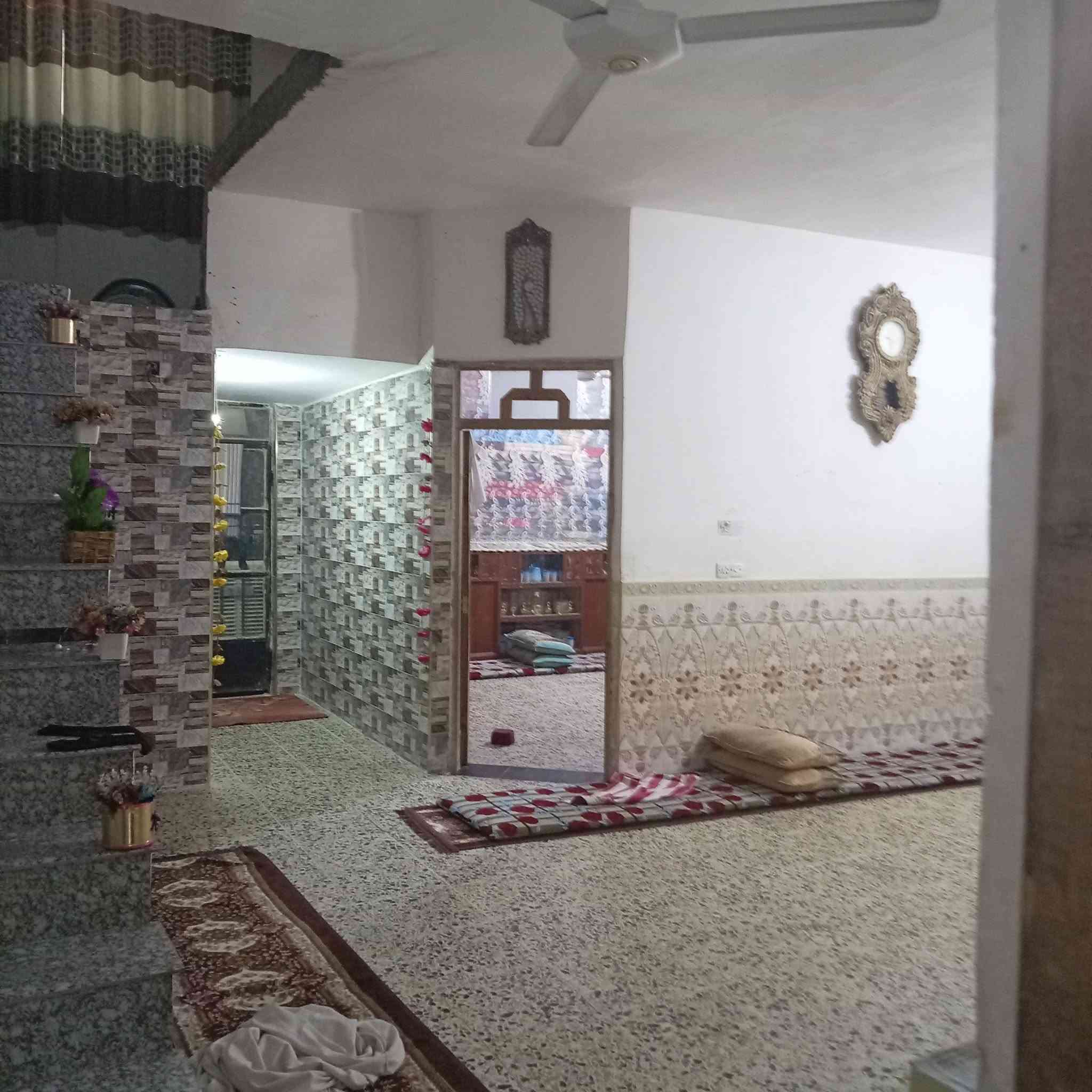 من رخصة الادمن
مكلف بالنشر
بيت للبيع في الفلوجة خلف مجمع الرحاب شارع المضيف
مؤجر ب 125.000
مساحه,150متر
يحتوي على 
غرفه نوم 
صاله
مطبخ 
استقبال  
مناور عدد ٢
حمام 
صحيات خارجيه
السعر 45 مليون وبي مجال 
للاستفسار ه‍... ***********
