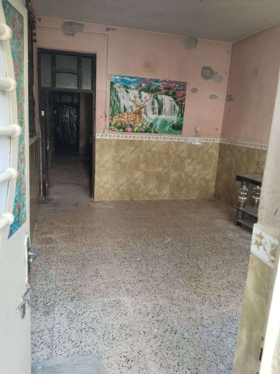سلام عليكم نصف قطعه للبيع قطاع ٢٠ سعر ١٠٧ قابل للتفاوض البيت فارغ يتم تسليم فور ابرام العقد طابق واحد للتواصل ***********@
