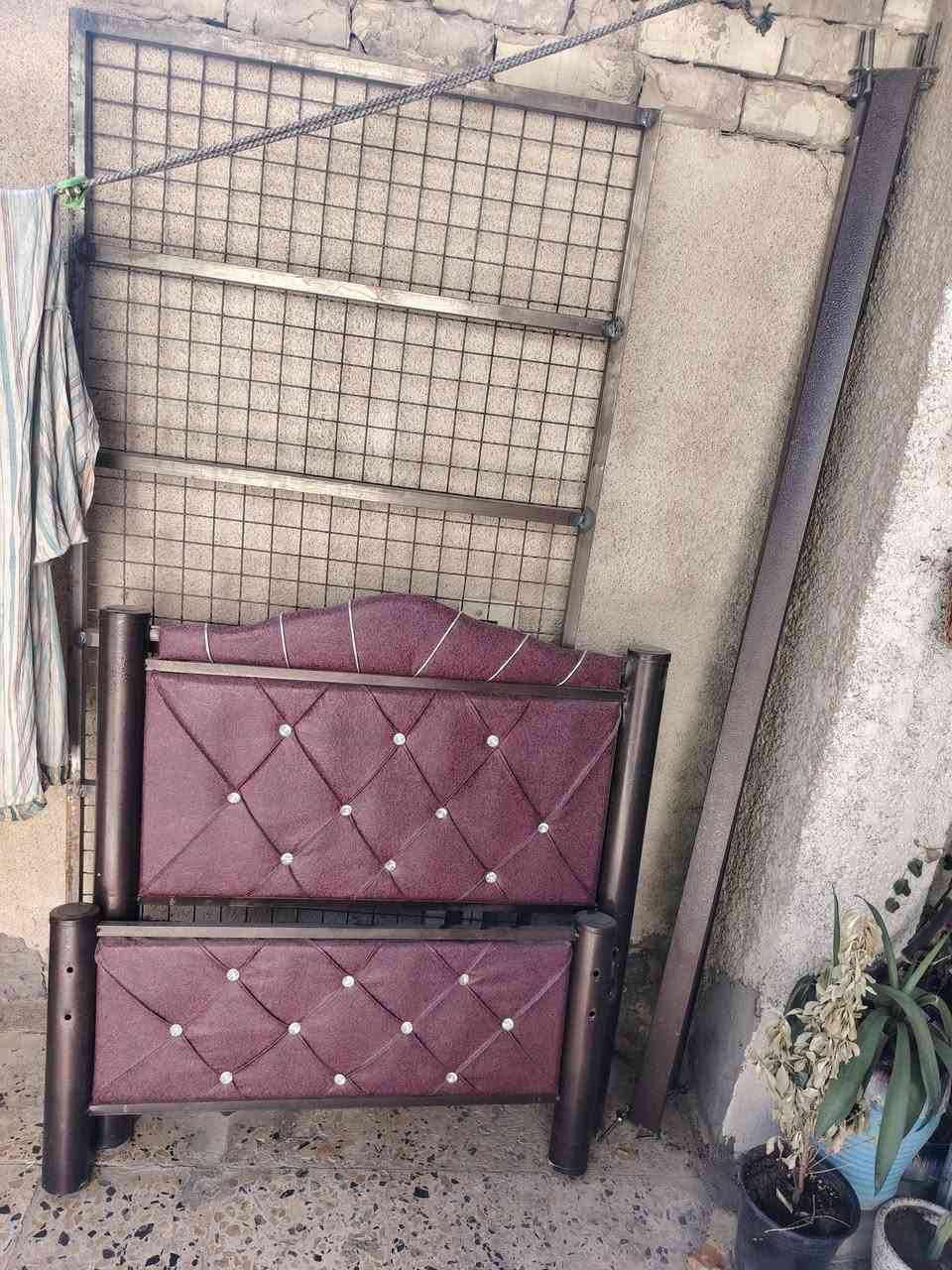 جربايه حديد جديده مع دوشك + كنتور عراقي اصلي صاج وجه وكفه سعر ٢٢٥ العنوان بغداد دوره ابو دشير رقم تلفون ***********
