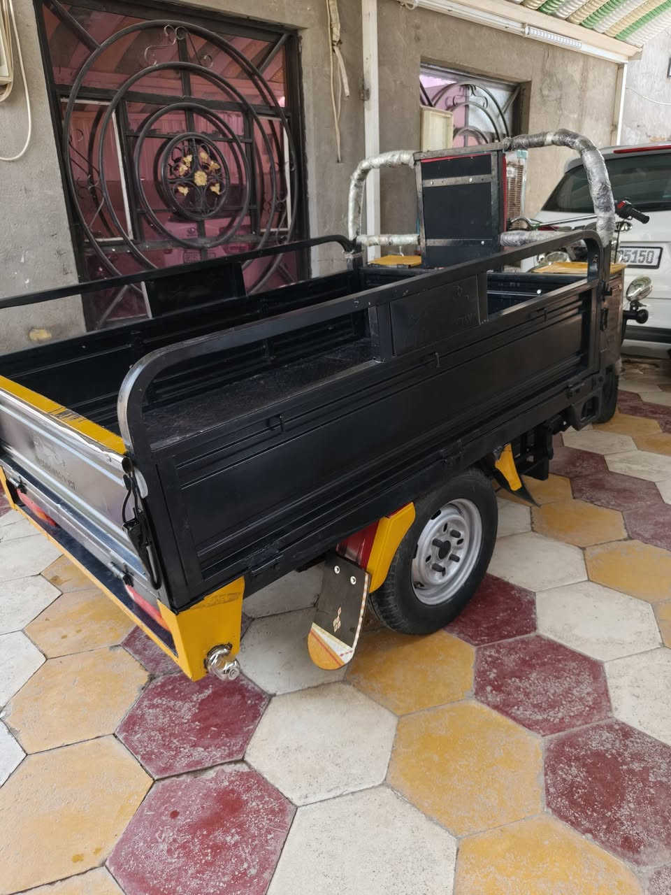 ستوته للبيع موديل 19 مكينه 19 ستوته نظيفه أحلى من الصوره  مكفولة من شاصي ومكينه والركبة ومن بدي قطرت لحيم مابيها أوراق أصولية وكيلها سلام الجبوري تخم تاير جديد جوبلس ستوته نظيفه ربع دينار ماذب عليها العنوان الديوانية قضاء الشافعية السعر 1650 وبيها مجال لشراي الرقم ***********
