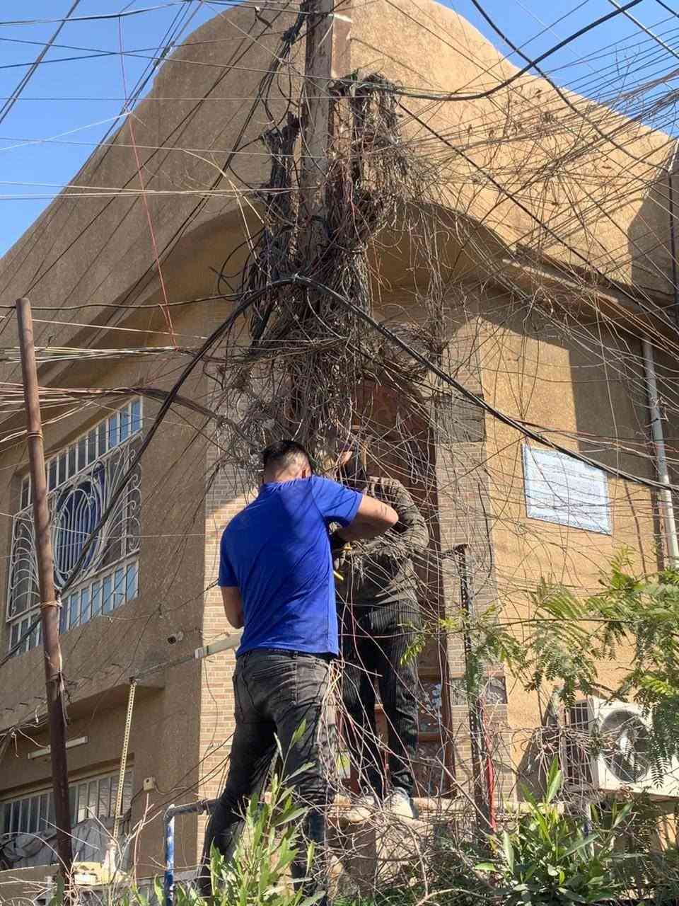 من رخصة الااادمن السلام عليكم الى اصحاب المولدات السحب شغلي كهربائي اسلك ضفاير انصب بوردات مع الجوزات اصفي الوايرات القديمه من المنطقه بشكل ممتاز وارفع الضفير الشغاله وازيل جميع الوايرات النتر نت العطلانه واي قطع ميصير عندي كادر مختص بل عمل وشغل بما يرضي الله واي قطع ايصير بل شغل اني اتحمل مسؤليته واي ضمان اني حاضر ***********
