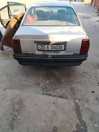 اوبل • اوميغا • ١٩٨٩
