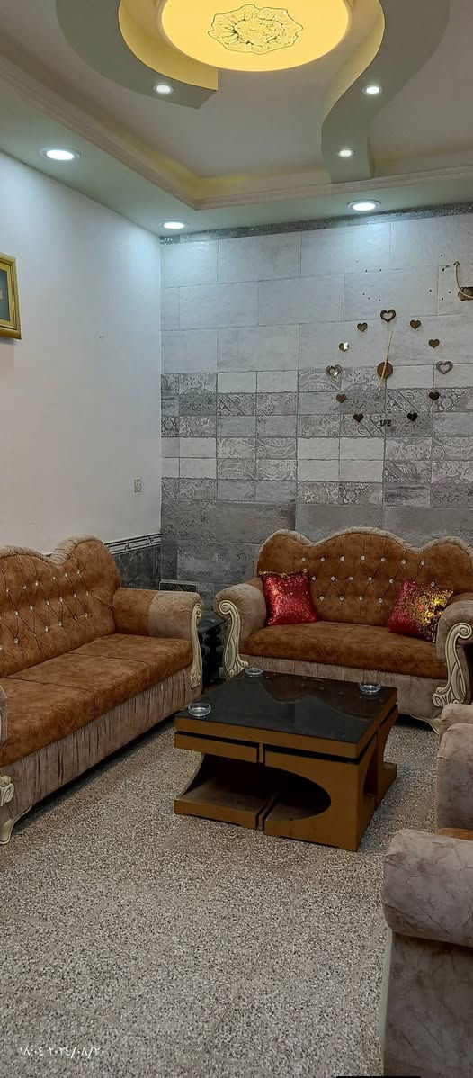 سلام عليكم بيت للبيع   في النجف حي النداء المساحه 65.متر مربع عل ساحه المنطقه بل 50الف قريب عل شارع 60.العرضي..البيت يحتوي على استقبال وصاله ومطبخ حار وبارد وتخاريخ  الاارضه الطابق الثاني غرفتين مع اسويته وصاله  ...الوجهه 6اونص والنزال 10اونص .السعر عل واتساب اوعل رقم ***********

نص مكتوب في الصور:
- اضغط على وجه للإشارة إليه
- 18:04 2024/08/20
- 13:25 2026/03/24
- ٢٠٢٥/٠٤/٢٨ ٠١:٤٢ م مشاركة المفضلات تعديل حذف المزيد
- ١٣:٢٠ ٢٠٢٦/٠٣/٢٤
- ١٣:٢٢ ٢٠٢٦/٠٣/٢٤
- ٢٠٢٤/٠٨/٣٠ ٠٠:٥٣ م
- 13:19 2026/03/24