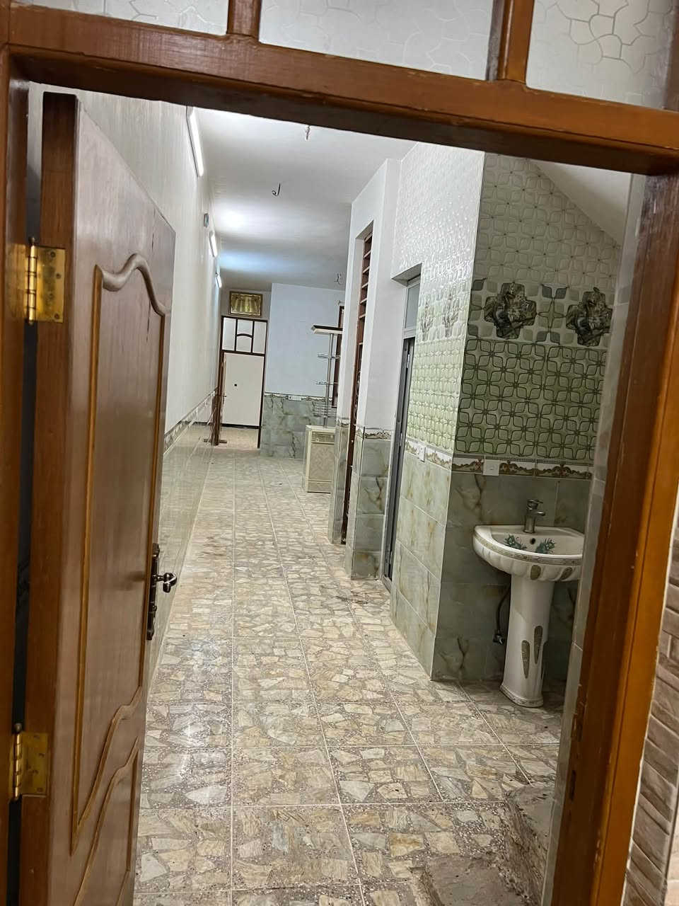 السلام عليكم
بيت للايجار في البلديات الزراعي (ضياء الحلفي) خلف جامع سيد صلاح مساحه ١٠٠ م طابق واحد  بشرط عائله صغيره 
السعر 500 الف 
للتواصل الاتصال على ***********
