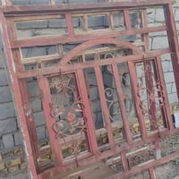 أبواب وشبابيك • تحتاج صبغ • حلة قرب جامعة بابل
