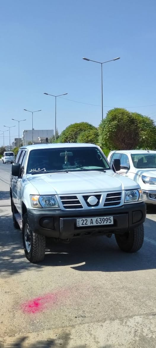 بۆ فرۆشت پاتڕۆڵ 2001
سەنەوی تا 2031 بەناو خۆمەوەیە 
ناوی نیە لە حاسیبا 
هەموو گیانی لۆک لۆکە گێڕ و مەکینە و ئەکسل و شەنسی و گشت گیانی بەشەرت مووشتەریت نامە بنێرە یان تێل لەخزمەتام 
*********** 
لەهەڵەبجەی تازەم
