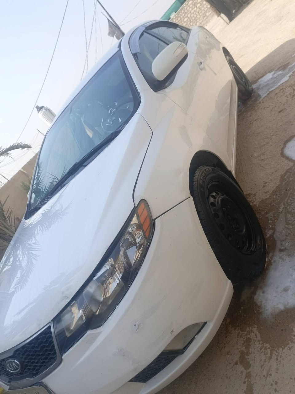 للبيع كيه سيراتو موديل 10 رقم شمالي تحويل أو وكاله حاضر سياره جاهزة مكينه كير حداديه تخم تاير جدد 
بيه جاملغ خلفي طخه بسيطه أو مصبوغة عام جماليه 
بجم كفاله تكم حوض كفاله. خليجي مكينه 1600. 
تفاصيل مذكوره اقرا التفاصيل قبل الاتصال 
السعر 65 أو بيه مجال قليل بيع مستعجل 
للاستفسار. ***********. مكان نجف طريق كربلاء نجف عمود 250. غير متواجد نت
