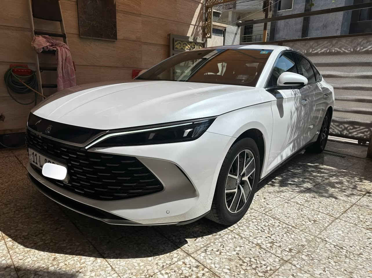 BYD Qin L 2024
بي وي دي كن L 
فول الفول موصفات 
رقم بغداد بسمي 
ماشيه 20.000
صبغ باب خلفي فقط اثر شخط 
سعر 25 مليون وبيها مجال 
***********
عنواني بغداد سيدية
