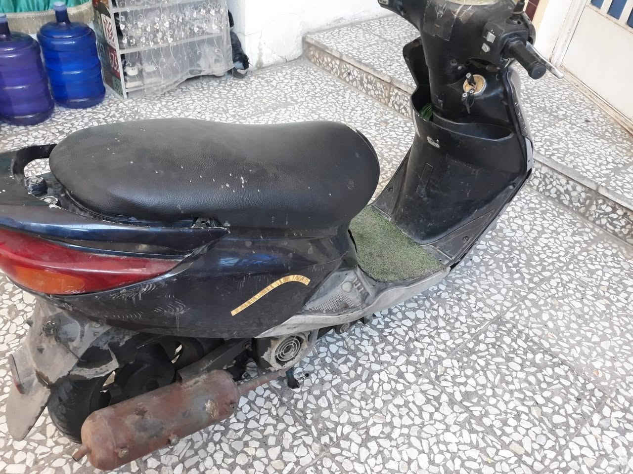 دراجة بريز دراجة شغالة طاكة جبنة ذابة دهن  ابيع كوم حديد 
ابيع كوم حديد
السعر /200 الف وبيها مجال
المكان / بغداد حي اور ام الكبر والغزلان شارع ضغط 
رقم هاتف ***********
لايوجد مراسلة خاص فقط اتصال عل رقم او واتساب
