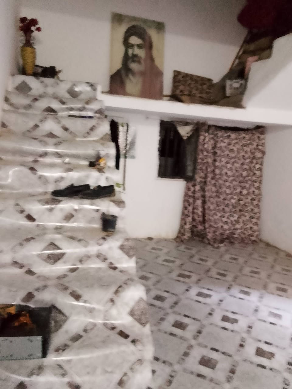 بيت 330م سند 25 بي وصل تطويب بلدية غرفتين نوم صالة استقبال مطبخ صحيات مناور كراج ساحة خلفية 100متر مقابل نزلة شيخ سامي خلف الطاقة جهة نزلة السريع تبعد عنه 100م بناء 2022
الاتصال ***********
