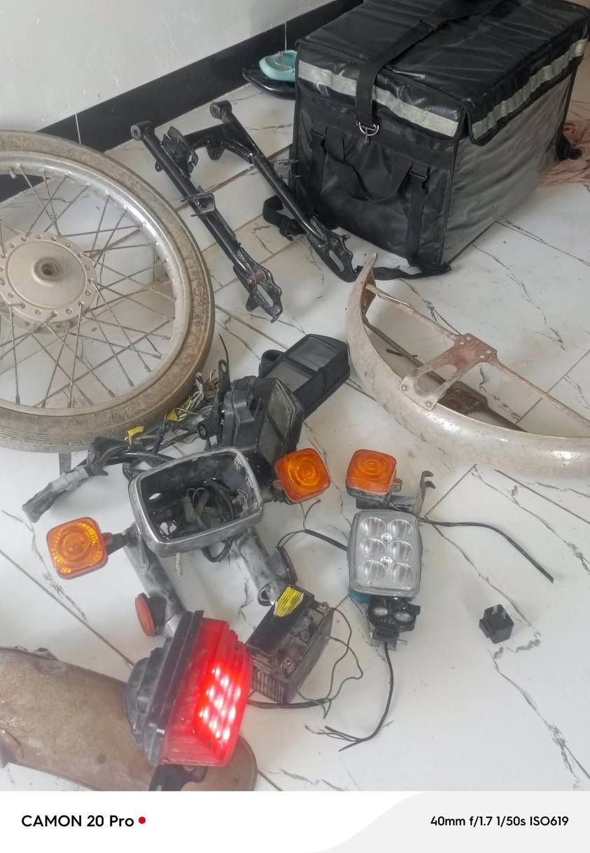 سلام عليكم غراض مال درجه كلهن شغلات وصندوق مال دلفري جديد وماشه جديده السعر خاص ***********
