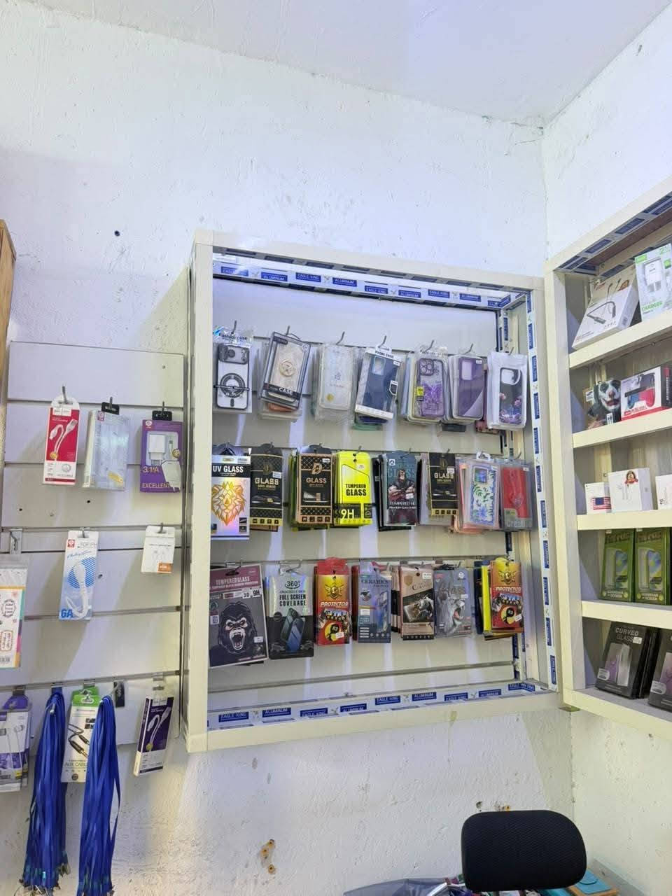 مشروع كامل • مكتب موبايلات • معدات صيانة