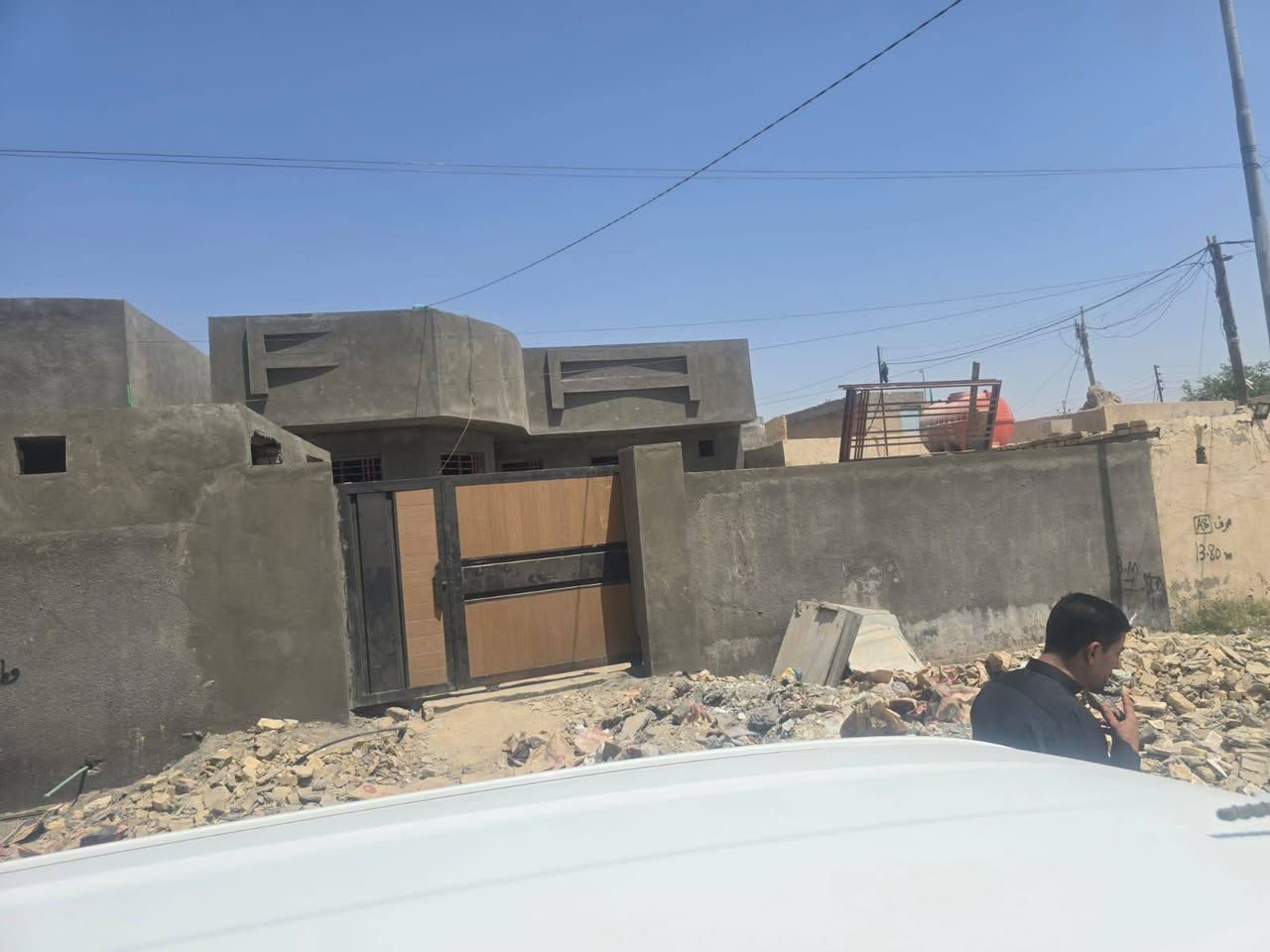 بيت زراعي ابوغنم حي التجار الموقع الحولي الفاصل بين الزراعي والطابوالمساحه 350هاتف ***********
