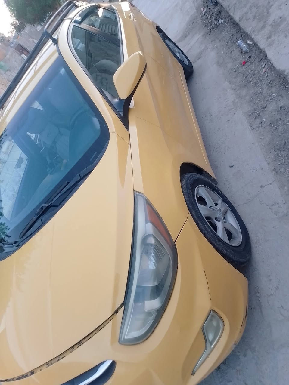 بسم الله الرحمن الرحيم
اكسنت 2015 وارد امريكي ب اسمي 
رقم بغداد مصطره انكليزي 
هيئة غرامات 0 
كير AT شرط 
محرك GDY شرط 
تبريد شغال ثلج 
طخم تايرات 
صدر  خير من الله 
بيها قطعتين مبدلات باب وچاملق 
للبيع فقط بدون معارض أو اقصاط 
السعر 73وبيها وبيها مجال 
للاستفسار واتساب أو اتصال 
***********
