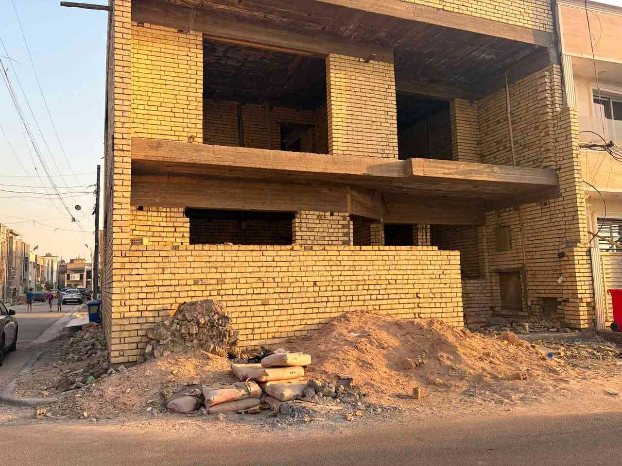 للبيع هيكل ركن مساحة ١٢٠ م واقع حال ١٣٠ م واجهة ١٠م  نزال ٣٠
الشارع المجاور لمجمع النسيم 
***********
