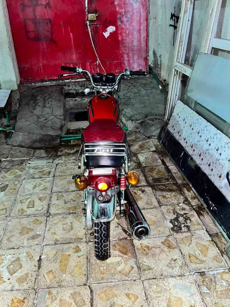 لسلام علیکم
لبيع دراجه أربعه کیر دراجه ( أوراق سکنر) مثل 
ما تشوف بل صور معمره ومفتوحه ومجفته 
اتنس ولفات وبستم وبوشه دراجه کامله کهربائیات وباتري السعر 450 وبيه مجال بسیط *********** للتواصل على هذا رقم واتساب أو اتصال
