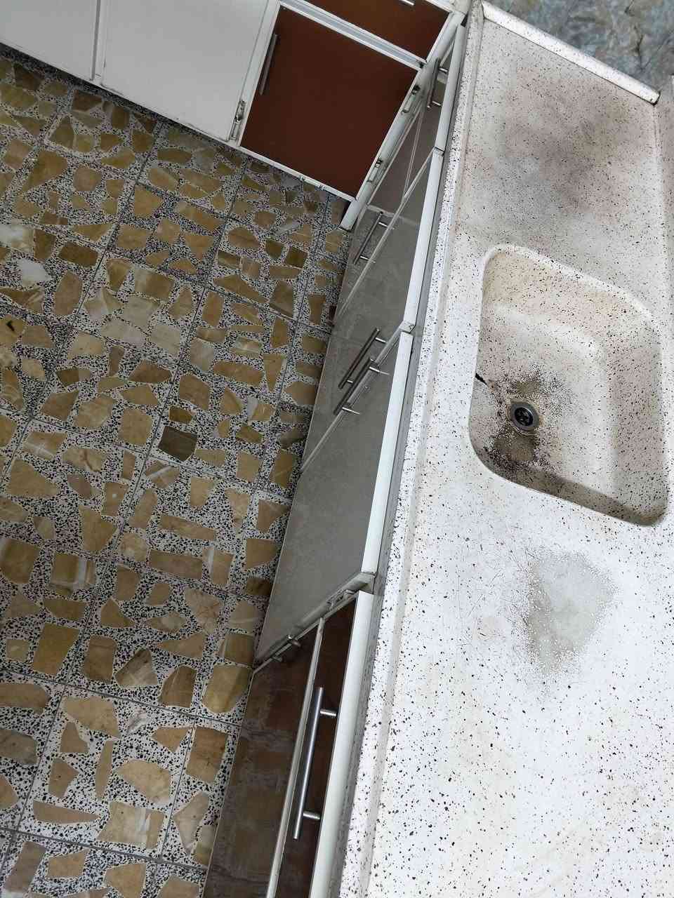 كاونتر 3 قطع مستخدم تفصال لأمنيوم مو سوكي  عنوان شعب اكو توصيل *********** بي وتساب
