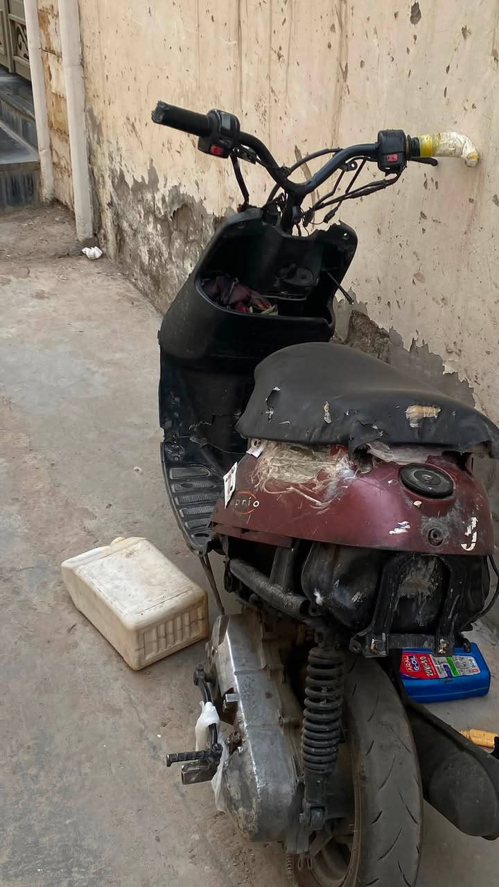 سلام عليكم دراجه ستين بطه شغاله توديك واجيبك شلعه ومعدل الدراجه تخبل عوزه كفر امامي وصالنصه السعر 100 وبيه مجال للطيبين الرقم 
*********** العنوان العطيفيه يم سالم دعبول
