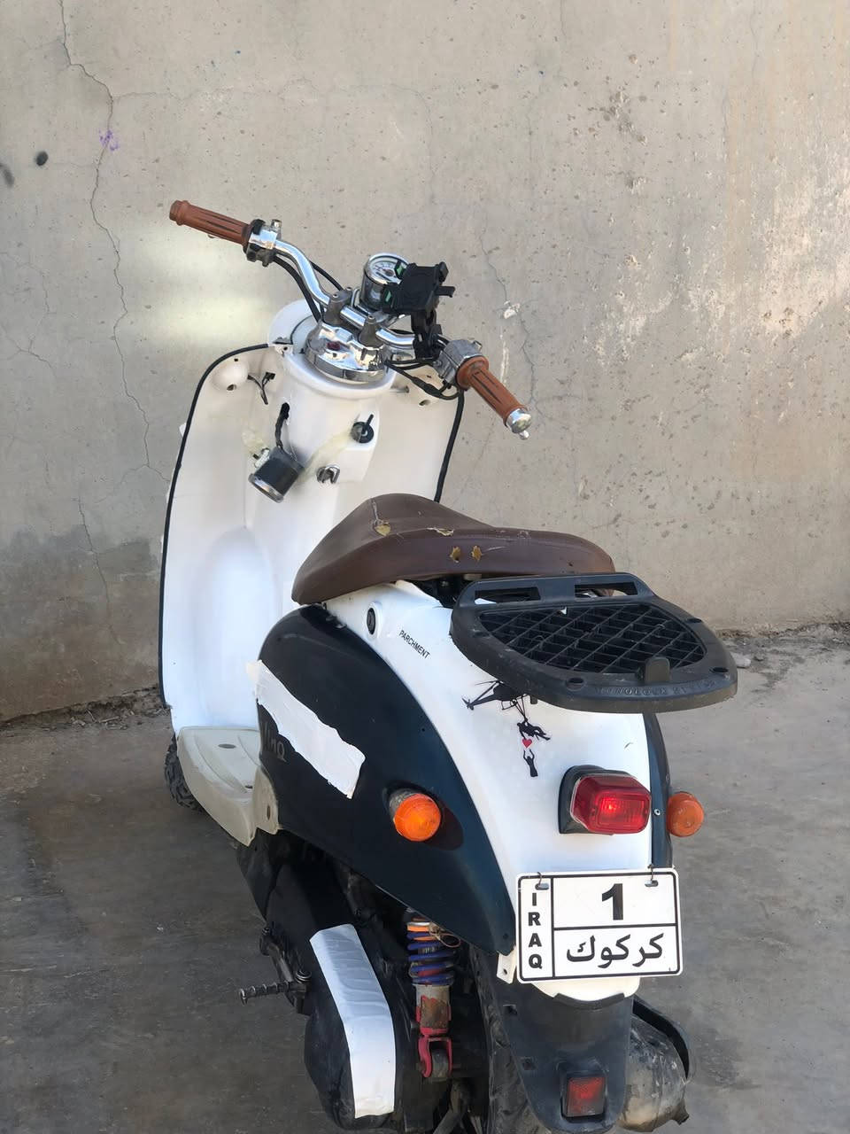 سلام عليكم شباب عبد الحليم نثيه للبيع بريكات تايرات جديد كهربائي كلها لايت زينون مخليلها وياها كاسحه   شغال دراجه يحتاجله شويه ترتيب انطيني سعر معقول وخذه 
رقم ***********
