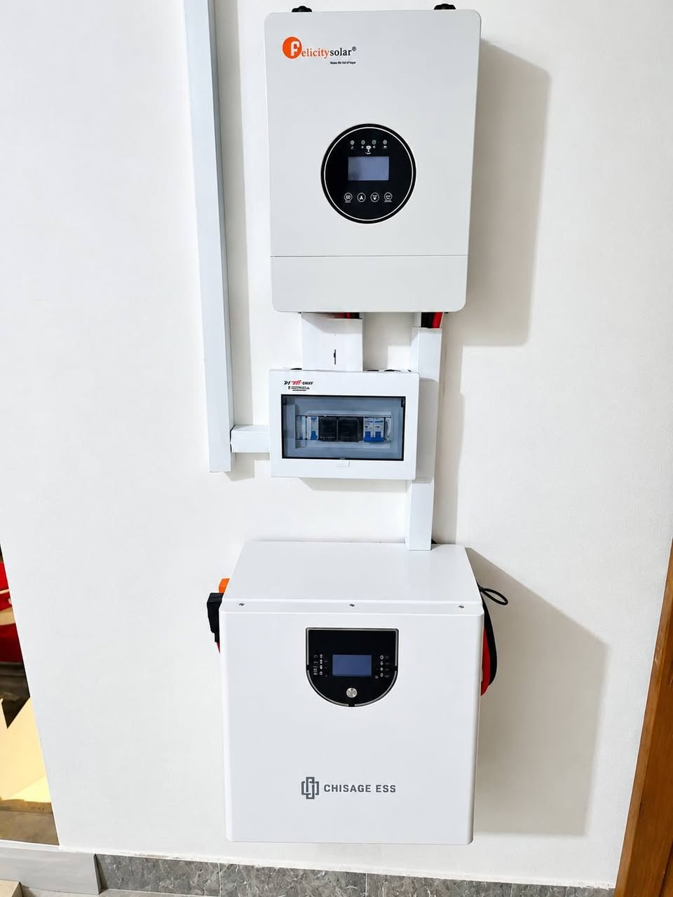 🔋⚡ تم بحمد الله إنجاز وتنصيب منظومة طاقة شمسية ⚡🔋
📍 صلاح الدين – تكريت – الفرسان 
⚡ مواصفات المنظومة:
☀️ 12 أمبير نهاري
🌙 8 أمبير ليلي
✅ مكونات المنظومة:
1️⃣ ألواح لونجي Hi-MO X10 بقدرة 650 واط
ضمان 15 سنة 
2️⃣ بطارية ليثيوم شيساج 🔹 سعة 8 كيلوواط/ساعة 🔹 ضمان 5 سنوات ✅
3️⃣ إنفيرتر Felicity 4k 🔹 أداء عالي وكفاءة ممتازة
 ضمان سنتين ✅
💰 لماذا تختارنا؟
✔️ أسعار مناسبة وتنافسية جداً
✔️ توفير قائمة المواد مع الشركات المصنعة بكل شفافية
✔️ إمكانية المقارنة والتأكد من الأسعار قبل التنفيذ
✔️ التزام بالمواعيد وجودة في العمل
✔️ خدمة متواصلة ليلاً ونهاراً ☀️🌙
🎉 شركة العراق سولار للطاقة الشمسية ⭐ الثقة • الجودة • الأمان ⭐
📞 للاستفسار والحجز:
(***********
***********)
#الطاقة_الشمسية #العراق_سولار #صلاح_الدين # #طاقة_نظيفة #الطاقة_المتجددة 🔋☀️⚡
