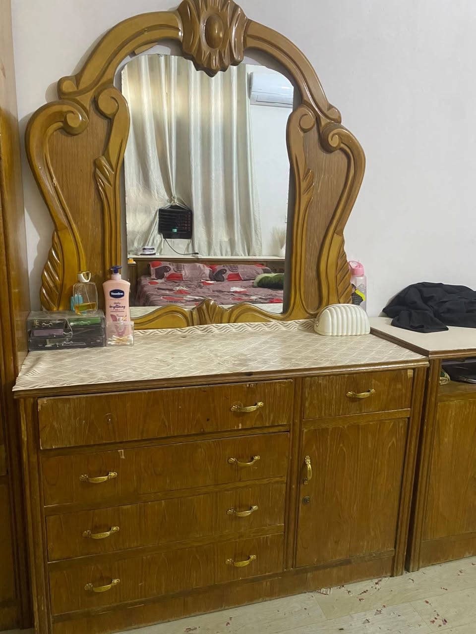 سلام عليكم سبلت وغرفة نوم للبيت وبسعر مناسب للتواصل الاتصال ***********
