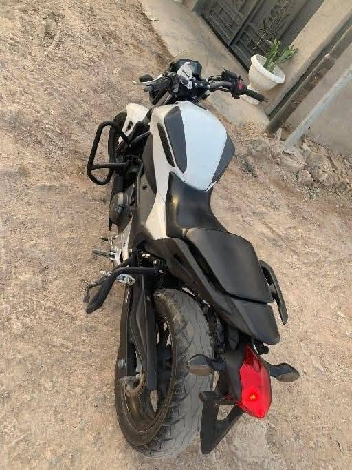 دراجه هوندا للبيع دراجه كفاله عامه سعره 24 ورقه وبيها مجال
+964 782 551 9844
***********

