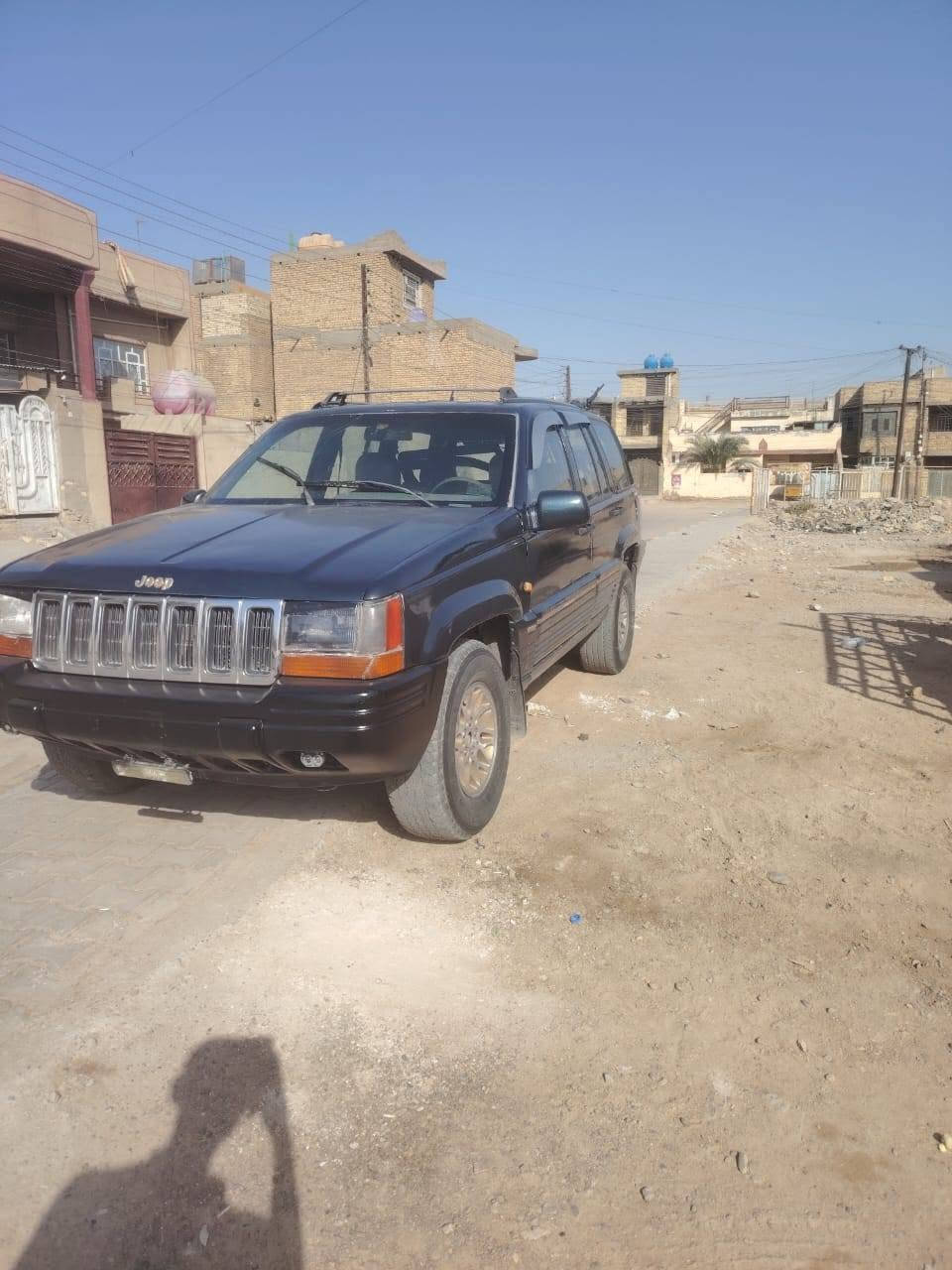 سلام عليكم جيب شيروكي موديل 1994 البيع سعر ٤٣ بيه مجال قليل مكلف بل نشر رقم صاحب السياره ***********
