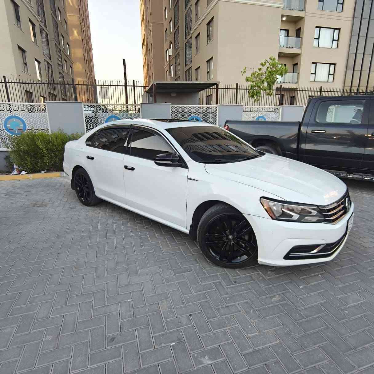 فولكس فاجن باسات ٢٠١٩ فئة وولفسبورك اديشن فول مواصفات TSI مكينه ٢٠٠٠ توربو
وارد امريكي كلين تايتل ... كلين تايتل 
***********
السياره وارد امريكي... المانيه .. مو تجميع صيني مثل الحديث. 
بصمة ابواب وتشغيل
تبريد قطعتين
رادار أمامي
رادار خلفي
نقاط عمياء
شاشه كبيره وكامره
كشنات جلد
كشنات تدفئة
فتحة سقف
داخل اسود مطعم
ماشيه ١١٥ كيلو 
السياره بدون صبغ بدون حادث بدون ايرباك كلين تايتل جاهزه من كلشي 
رقم اربيل باسمي
هزه ورقم وسنويه وباج تضليل جدد
السياره بيهه بارد عله كد شبر بمكانات ٢
وبيهه رصعه وبس
للبيع او المراوس حسب القناعه
***********
السعر ١٥٢ وبيهه مجال للشراي
بغداد.. حي الحسين بغداد, العراق

