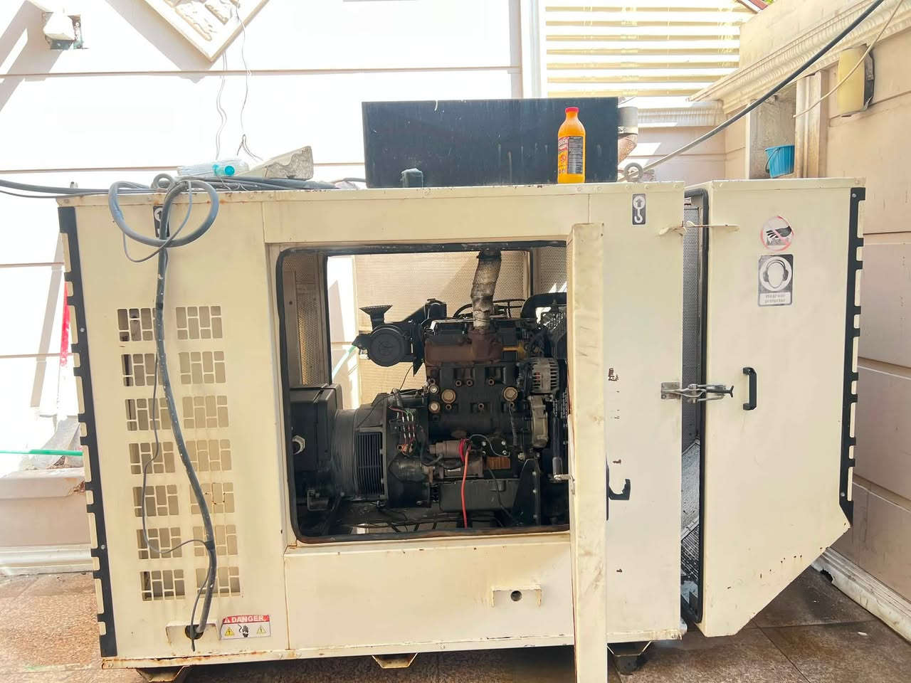 بيركنيز انكليزي 33kv كاتم اصلي استعمال منزلي  ومامتعوبه مكاني البصرة رقم *********** سعر 40 ورقه
